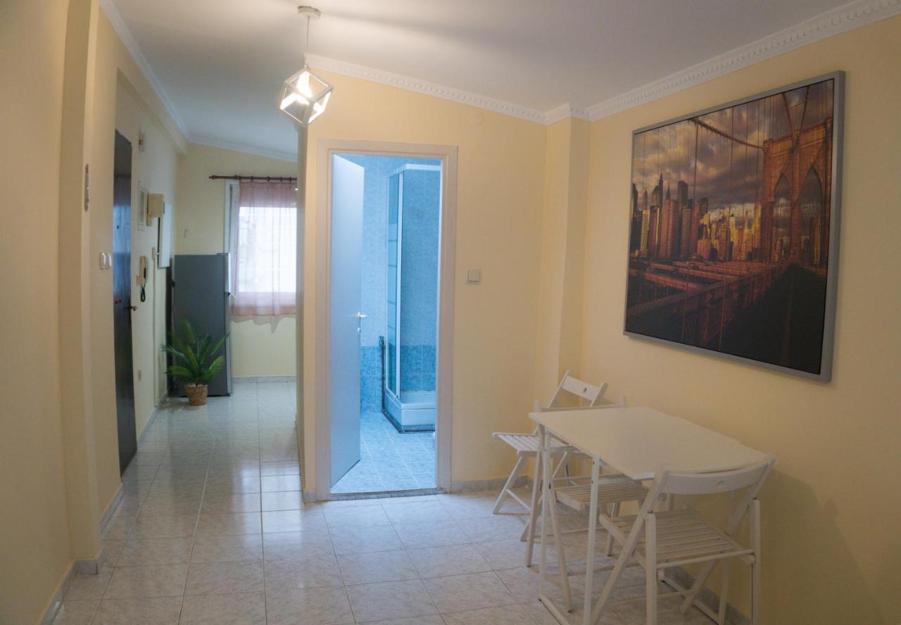 Modern Cozy Apartment In Kalamaria Kültér fotó