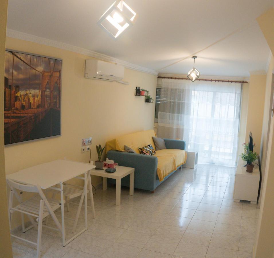Modern Cozy Apartment In Kalamaria Kültér fotó