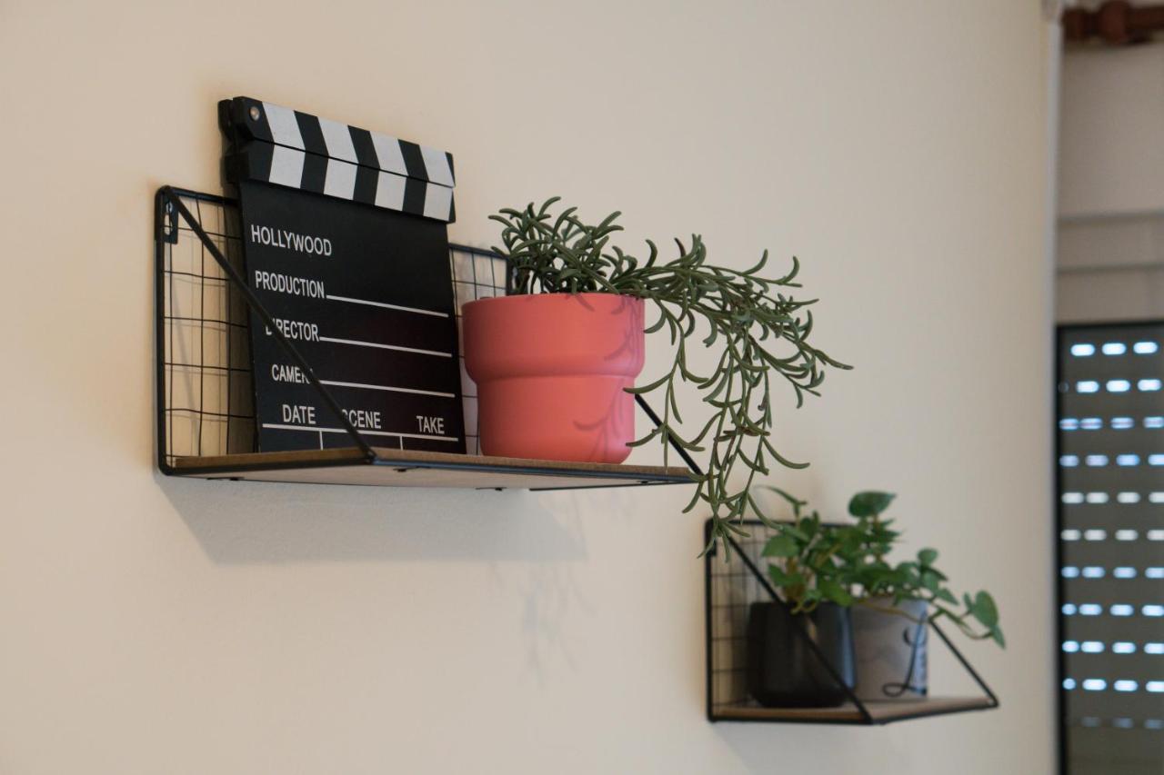 Modern Cozy Apartment In Kalamaria Kültér fotó