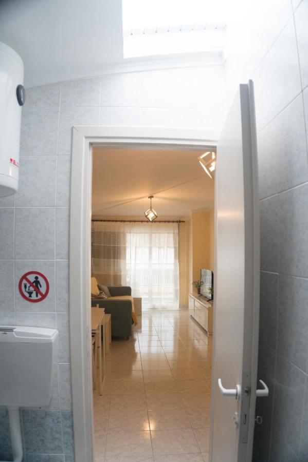 Modern Cozy Apartment In Kalamaria Kültér fotó